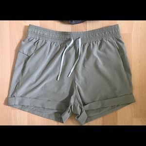 Lululemon spring break short size 8
